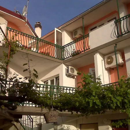 Pivac Guest house 3*