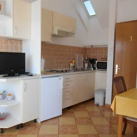 Pivac Guest house Tisno